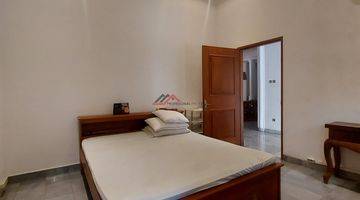 kamar tidur rumah siap huni halaman luas