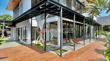 foto lainnya rumah mewah halaman luas dengan
