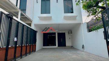 Gambar 4 Brand New Single House With Pool In Kemang 