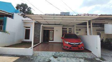 tampak depan rumah 1½ lantai bagus siap
