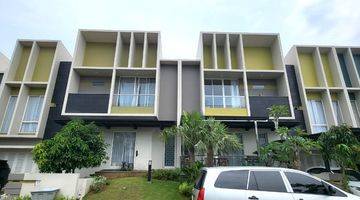 tampak depan rumah cantik premium modern di