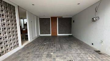 Gambar 3 Townhouse 3+1 Br Di Kemang Area, Jakarta Selatan