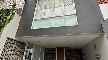 Gambar 1 Townhouse 3+1 Br Di Kemang Area, Jakarta Selatan