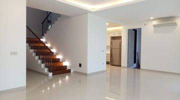 Gambar 2 Rumah The Green, Bsd 2 Lantai Split Level, Shm Dgn Pemandangan Penghijauan