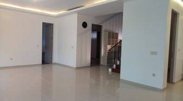 Gambar 3 Rumah The Green, Bsd 2 Lantai Split Level, Shm Dgn Pemandangan Penghijauan