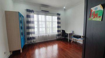 Gambar 3 Rumah 3 Lantai Bagus Semi Furnished SHM di River Park Bintaro Jaya Sektor 8, Tangerang Selatan