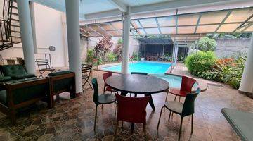 Gambar 2 Rumah Nyaman Dan Asri, Ada Swimming Pool