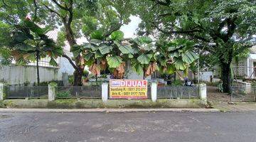 Gambar 1 Rumah asri terawat strategis di pusat kota Bandung SHM