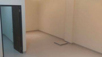 ruang keluarga rumah cantik 2 lt bisa
