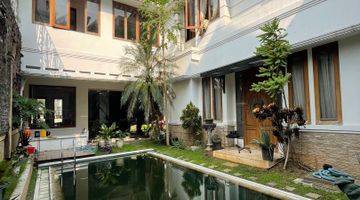 Gambar 4 European Mediterranean Style House  Rumah