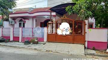 tampak depan rumah hook kondisi rapi dekat
