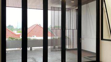 Gambar 3 Rumah 3 Lantai di Bukit Serpong Mas, Bangunan Baru Bagus Semi Furnished