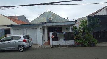 tampak depan rumah siap huni dekat stan