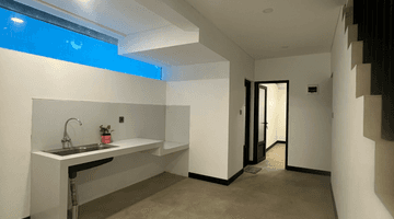 Gambar 2 Rumah 4 Lantai Baru Furnished SHM di Pondok Indah Jakarta Selatan