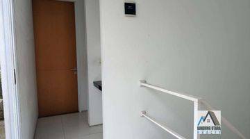 Gambar 3 Rumah 2 Lantai Bagus Unfurnished SHM di Gerlong Permai, Bandung