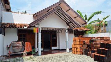 Gambar 5 Rumah di Menoreh Utara Semarang