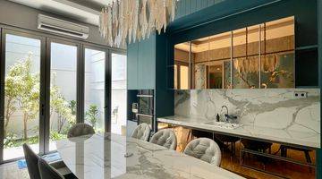 ruang makan rumah pik golf island minimalis