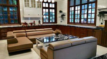 ruang tamu rumah mewah pik american classic