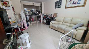 Gambar 2 Rumah 2 Lantai Fully Furnished Di Kawasan Berkembang