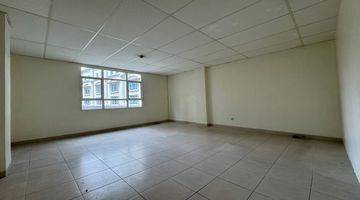 Gambar 4  Ruko di Business Park Kebon Jeruk, Kebon Jeruk 267 m² Semi Furnished HGB - Hak Guna Bangun