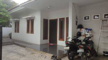 Gambar 4 Rumah Mewah Cengkareng Lokasi Strategis , Harga Nego 