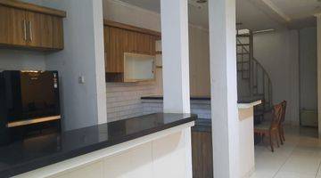 Gambar 3 Rumah Bagus Rapi Semi Furnished Strategis di Kota Wisata