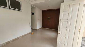 Gambar 5 Rumah 2 lt di Imperial kelapa gading