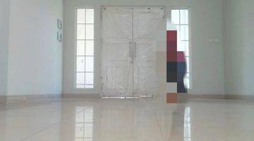 Gambar 1 Rumah Hook 2 lantai di Grand Taruma, Karawang