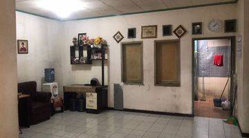 ruang keluarga rumah tua  di pratista antapani