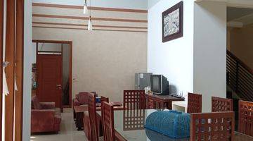 ruang makan rumah 2lantai bisa untuk kantor