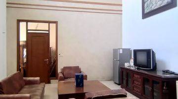 ruang keluarga rumah 2lantai bisa untuk kantor