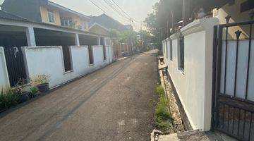 Gambar 3 Rumah 2 Lantai Bagus Unfurnished SHM