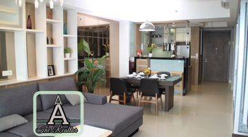 Gambar 1 Kemang Village 2 Bedrooms With Balcony