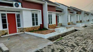 tampak depan rumah siap huni dekat citra
