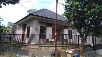 tampak depan rumah hook hanya beberapa menit