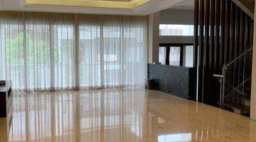 ruang tamu rumah minimalis 4 lantai interior