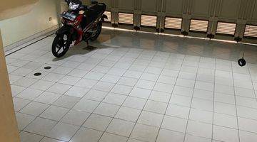 garasi/carport rumah 2 lantai siap huni