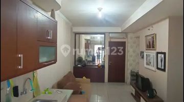 ruang keluarga apartemen mediterania garden residence 2