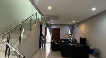 Gambar 2 Rumah Cluster Garden House, Lt.250m2, 3lantai, Bagus