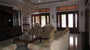 Gambar 3 Rumah Cozy Plus Kolam Renang Luas Raffles Hills Cibubur