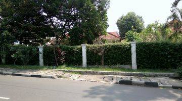 Gambar 1 Rumah tanah luas di margasatwa ragunan