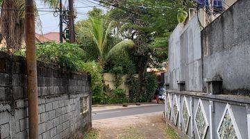 Gambar 4 Rumah Istimewa Di Jagakarsa, Di Jalan Durian. Lokasi Bagus, Dekat Akses Tol Brigif. 