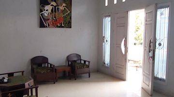 ruang tamu rumah 2 lantai labuhan ratu