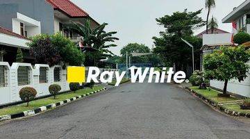 Gambar 3 Dijual Rumah Lama Hitung Tanah Lokasi Premium Intercon Kebon Jeruk