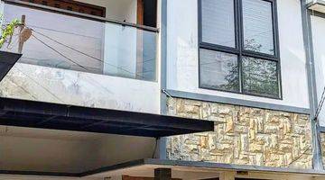 tampak depan dijual rumah cluster strategis di