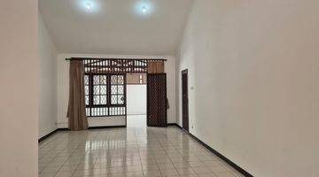 Gambar 3 Rmh Bagus, 3+1kt, Carport 2mbl Jl Niaga 8, Kemang Prtm