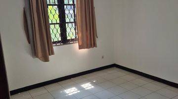 Gambar 5 Rmh Bagus, 3+1kt, Carport 2mbl Jl Niaga 8, Kemang Prtm