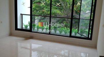 Gambar 4 Rumah 2 Lantai Baru Unfurnished SHM di Sts, Jakarta Utara