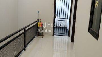 Gambar 2 Rumah 2 Lantai Baru Unfurnished SHM di Sts, Jakarta Utara