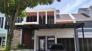 tampak depan rumah siap huni di greenwich